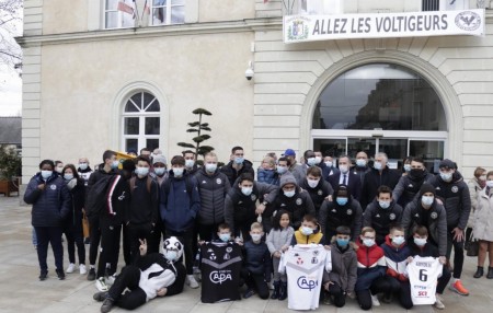 La ville de Châteaubriant, premier supporter des Voltigeurs !