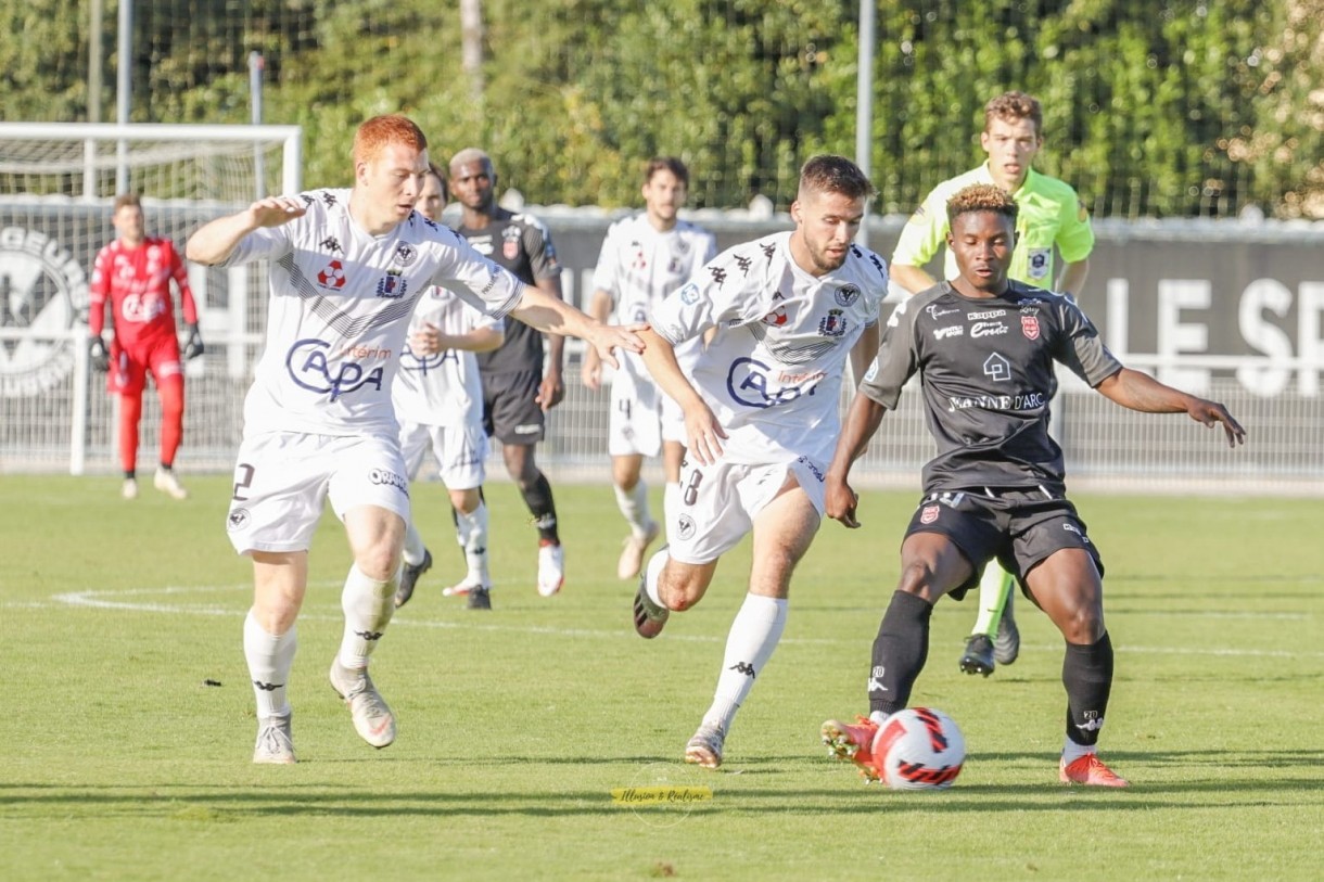 J4 : VOLTIGEURS CHÂTEAUBRIANT - FC ROUEN 1899