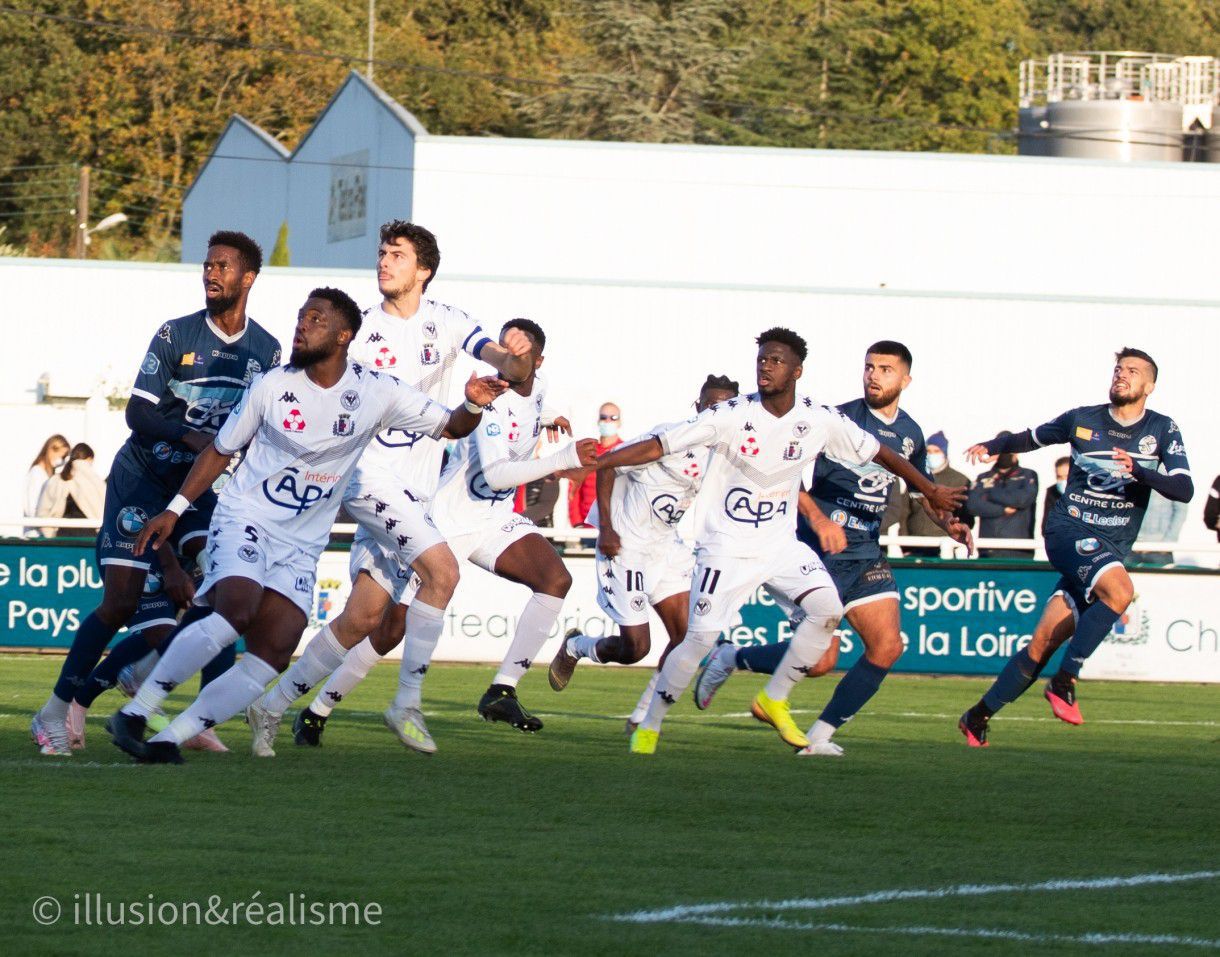 VOLTIGEURS DE CHATEAUBRIANT - SAINT PRYVE SAINT HILAIRE
